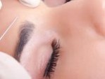 Chuyên gia giải đáp: Có nên nâng cung chân mày không