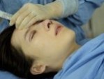 Hút dịch sau khi nâng mũi có đau không? Thời gian nên hút