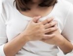 Nâng ngực 10 ngày vẫn đau có sao không?