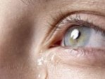 Cắt mí xong bị chảy nước mắt: Cách khắc phục