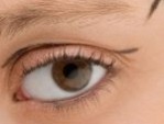 Mắt sụp mí có nên nhấn mí không – Tìm hiểu lợi ích và nguy cơ