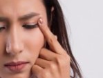 Nháy mắt trái liên tục nhiều ngày: Điềm báo hay bệnh lý về mắt