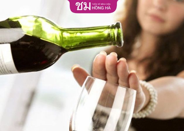 Khách hàng nên hạn chế bia rượu sau khi cắt cánh mũi