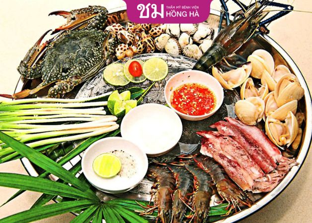 Nếu lỡ ăn hải sản hãy liên hệ ngay với bác sĩ thẩm mỹ