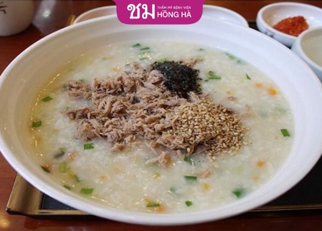 Một bát cháo thịt bằm bổ sung vào bữa sáng cung cấp năng lượng cho cơ thể
