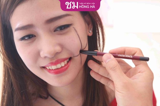 Má lúm nhờ hiệu ứng trang điểm
