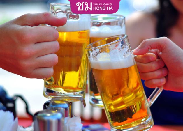 Kiêng bia rượu và các đồ uống chứa cồn khác sau cắt mí