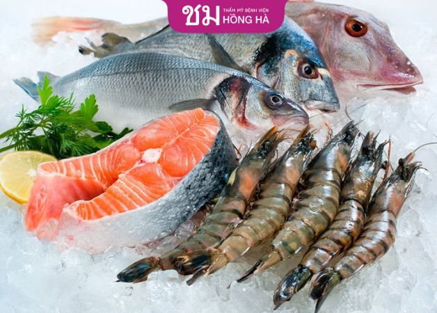Tránh xa các đồ hải sản như tôm, cua... gây ngứa sau thẩm mỹ chỉnh hình sụp mí mắt bẩm sinh