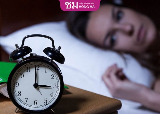 Do thói quen sinh hoạt không lành mạnh dẫn đến ngực lép