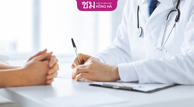 Để chẩn đoán lưỡng giới giả nữ bác sĩ sẽ thăm khăm và thực hiện các xét nghiệm