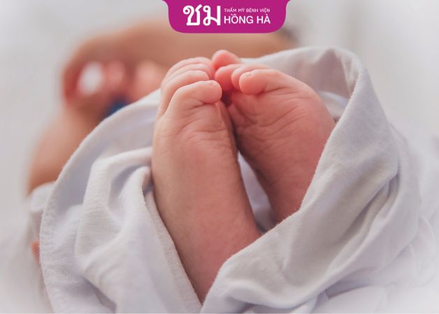 Chuyển giới nữ không thể sinh con tự nhiên