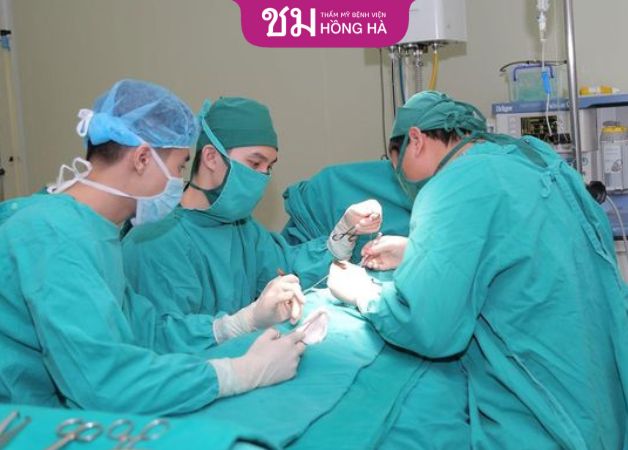 Tạo bộ phận sinh dục cho người chuyển giới nam