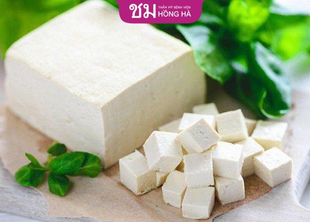 Nên bổ sung đậu phụ trong thực đơn sau cắt chỉ mí mắt