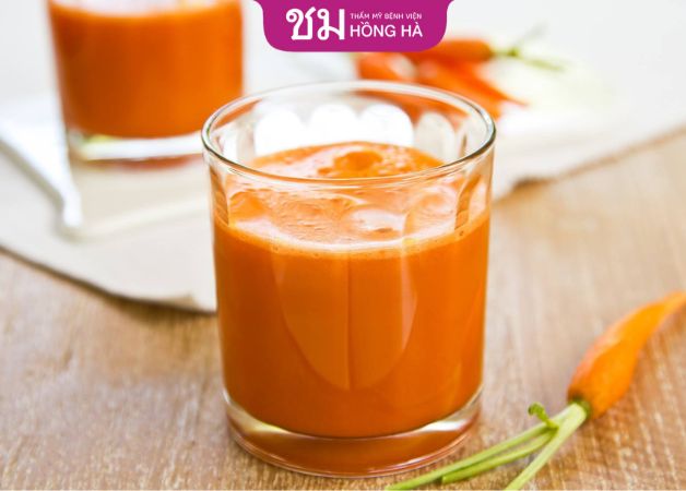 Nước ép cà rốt rất tốt cho người sau cắt mí