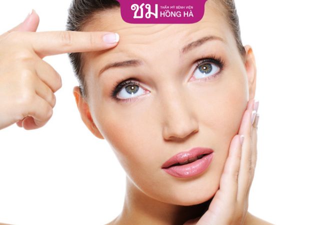 Tránh chạm tay vào khu vực vừa phẫu thuật nâng cung chân mày