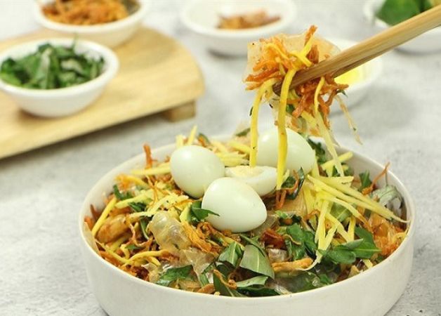 Học cách làm bánh tráng trộn đảm bảo an toàn, không tăng cân