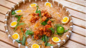 Bánh tráng trộn bao nhiêu calo – Lưu ý khi ăn không tăng cân