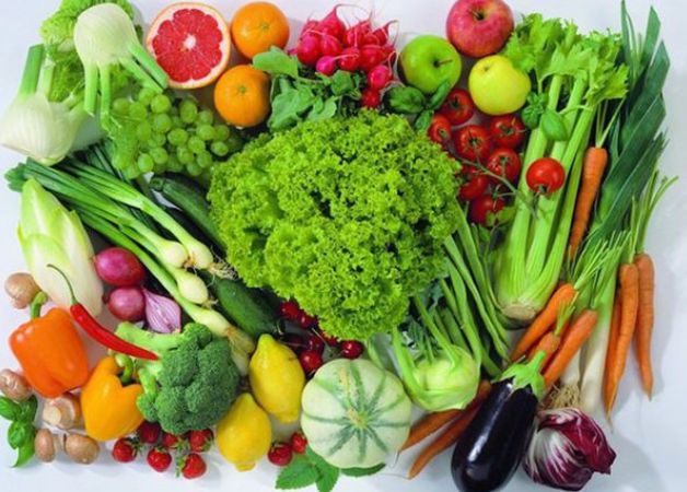 Tăng cường ăn rau xanh và các loại quả chứa nhiều vitamin C