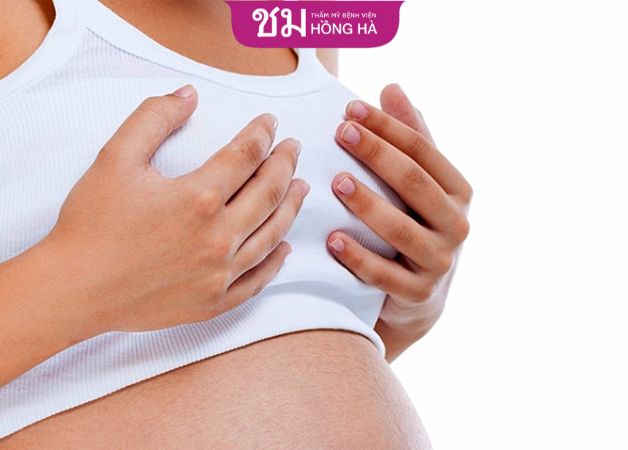 Những vết rạn ngực sau sinh hoàn toàn không tự hết được