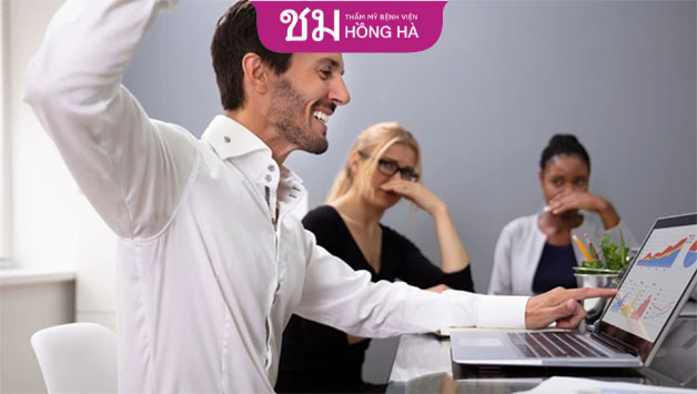 Hôi nách khiến những người xung quanh xa lánh