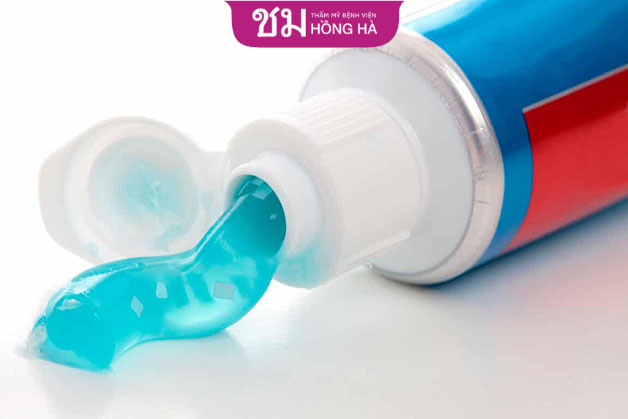 Flo và canxi trong kem đánh răng sẽ loại bỏ hết vi khuẩn gây mùi