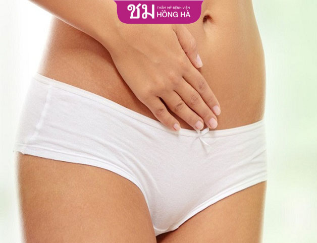 Đồ lót quá chật sẽ cọ xát với vùng kín khiến môi bé dễ thâm