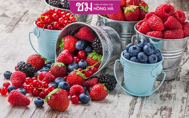Quả mọng không chỉ ít calo mà còn chứa nhiều vitamin C tốt cho cơ thể