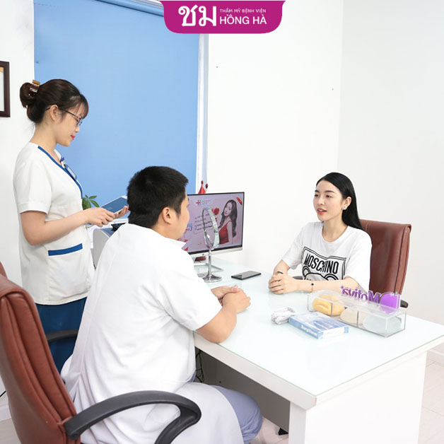 Bác sĩ sẽ trực tiếp thăm khám và tư vấn phương pháp phù hợp