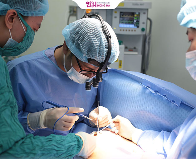 Hồng Hà sở hữu phòng mổ vô trùng, khép kín theo tiêu chuẩn quốc tế