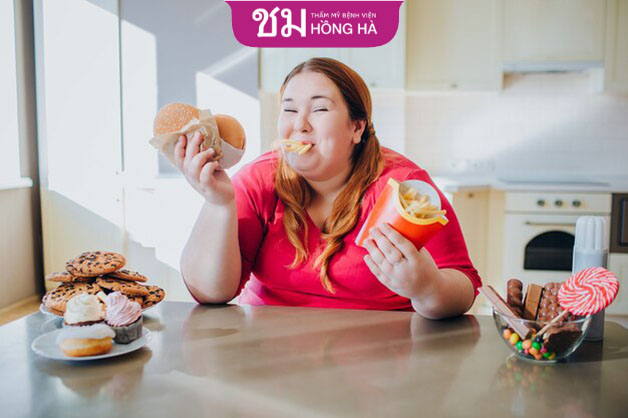 Chế độ dinh dưỡng nạp quá nhiều chất béo cũng là nguyên nhân khiến cân nặng khó kiểm soát