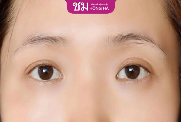 Chân mày dài nhưng thưa thớt được đánh giá không tốt