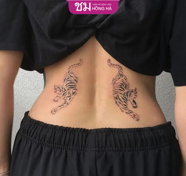 Tattoo hổ ở bên thắt eo thể hiện sự mạnh mẽ của các nàng