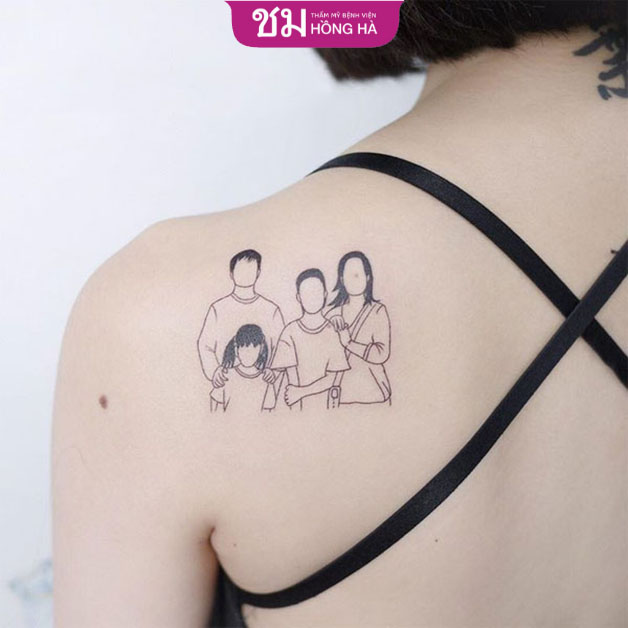 Xăm hình gia đình trên vai như một cách động viên tinh thần