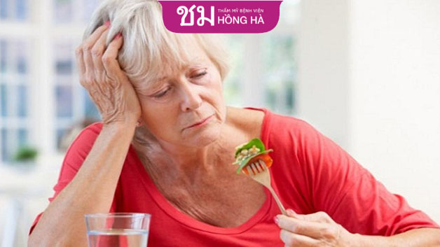 Cơ thể thiếu kẽm, sắt sẽ làm lông mày yếu dần và rụng