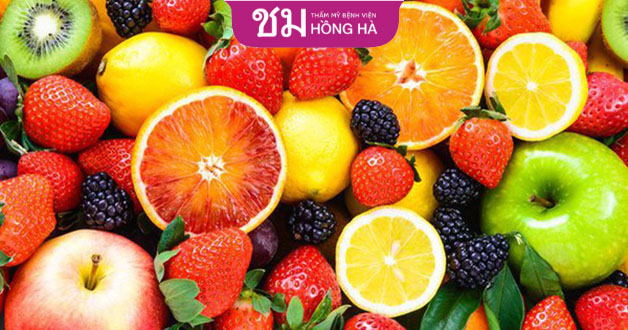 Các loại quả họ cam, dâu tây, cà chưa đều chứa trữ lượng vitamin C dồi dào