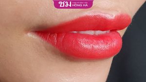 Xăm môi bị sưng phải làm sao? Cách chăm sóc đúng chuẩn